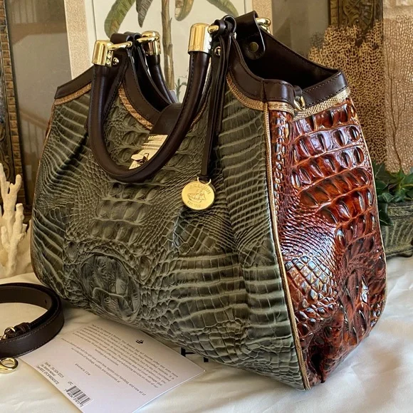 Brahmin🌿SERPENTINE HEARTWOOD ELISA SATCHEL
NEW WITH ATTACHED TAG🍃$435 MSRP🍃 - Picture 14 of 15